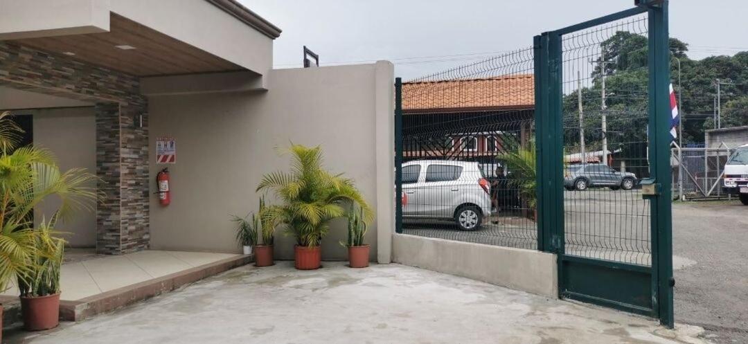 Appartamento Apartamento H Gonzalez 14 Alajuela Esterno foto